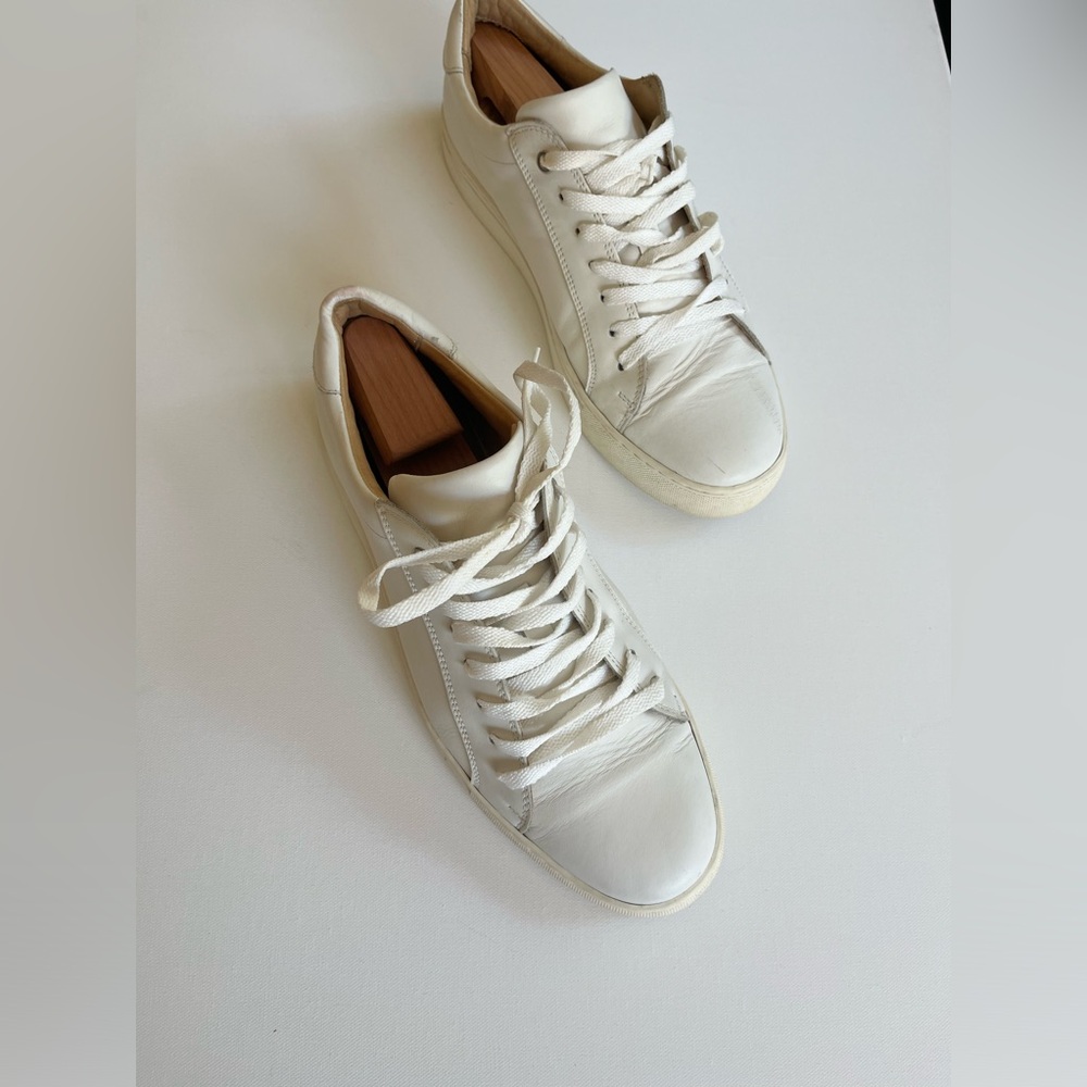 Suit Supply Men’s size EU 44. US 11 white low trainers - sneakers. EUC